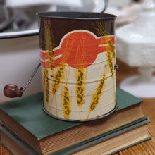 Load image into Gallery viewer, Bromwell&#39;s Painted &quot;Wheat&quot; 3 Cup Flour Sifter