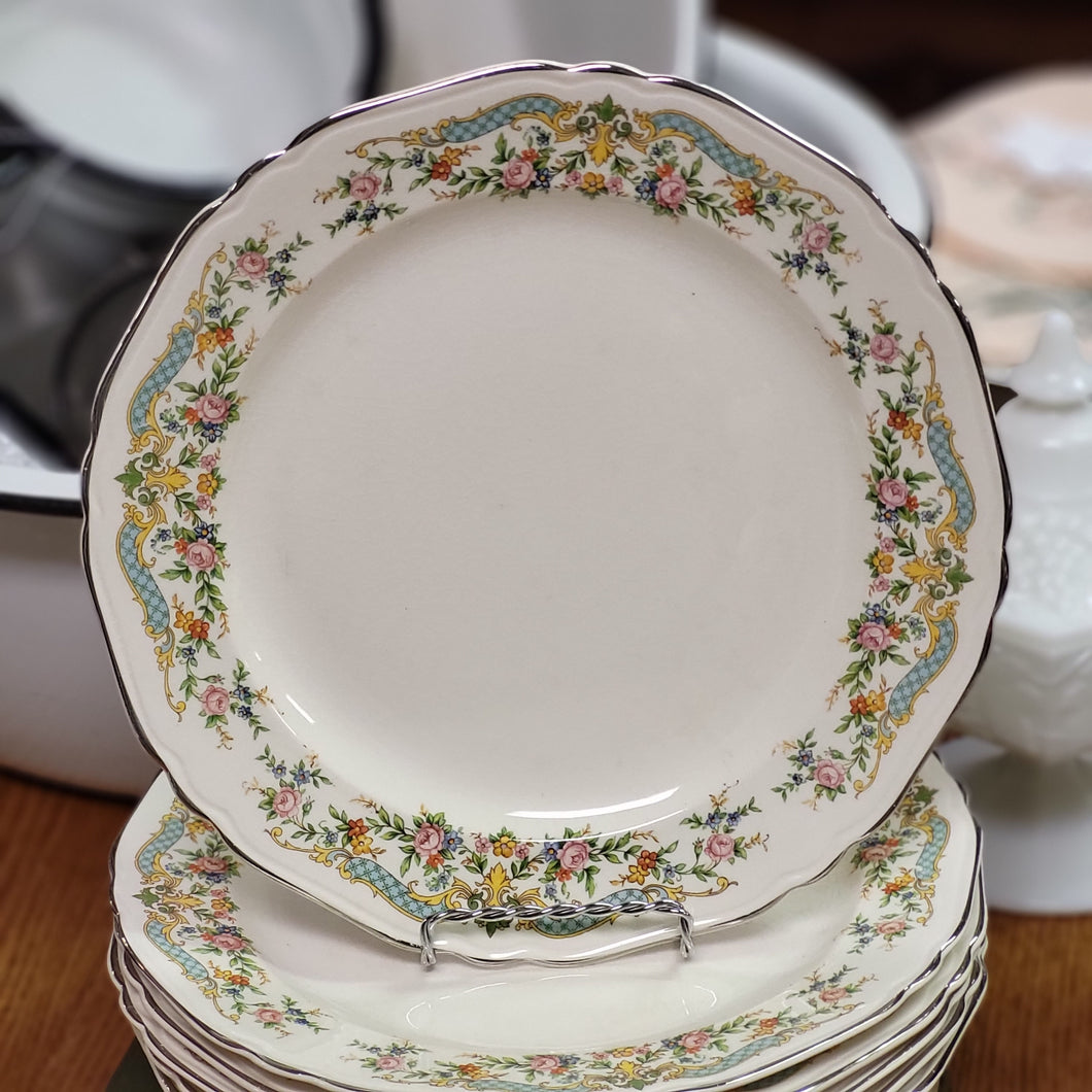 Vintage Crown Ivory Dinner plates, Fine China