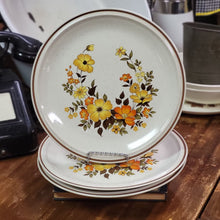 Load image into Gallery viewer, Vintage Casual Elegance Hearthside Chablis 571 Floral Stoneware Dinner Plate