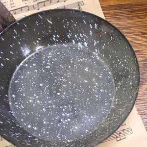 Vintage Enamelware Frying Pan 5.5"