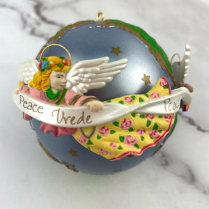 Peace on Earth World Ornament Carlton Cards 2004 Spinning Angels Christmas Decor