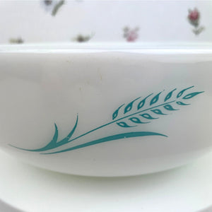 Pyrex Turquoise "Blue Wheat" 1 1/2 Quart Round Handled Casserole Dish #023