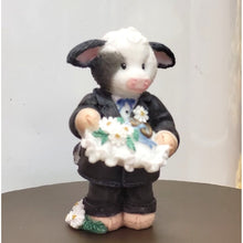 Load image into Gallery viewer, Mary Moo Moo&#39;s Ring Bearer Figurine #167568