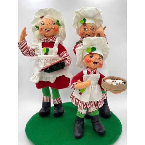 Annalee Dolls Baker Family Christmas Set, Holiday Decoration