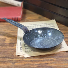 Load image into Gallery viewer, Vintage Enamelware Frying Pan 5.5&quot;