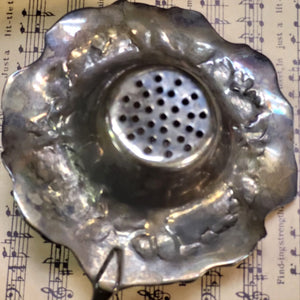 Antique Godinger Silver Plate Floral Art Nouveau Tea Strainer Decorative