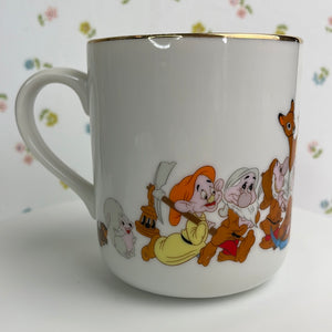 Snow White and the Seven Dwarfs Disneyland Walt Disney World Mug - Gold Gilt Accents