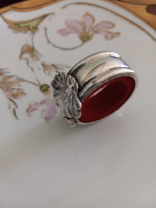 Vintage Felt Lined Silver Plate Napkin Ring Heavily Embossed with Leaf and Grapes