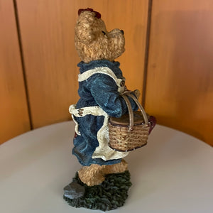 Boyds Bears Molly B Berriweather...Teddy Bedar's Picnic Collectible Figurine